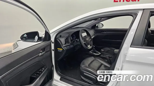 2018 Hyundai Avante Ad 1.6 Gdi Value Plus Sold VIN KMHD641DBJU594967 – front exterior