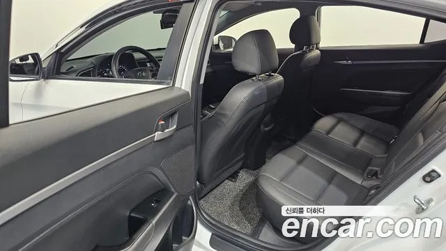 2018 Hyundai Avante AD 1.6 GDI Value Plus Sold VIN KMHD641DBJU655215 – rear exterior 2018 Hyundai Avante AD 1.6 GDI Value Plus Sold VIN KMHD641DBJU655215 – rear exterior