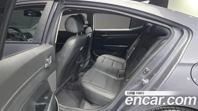 2018 Hyundai Avante AD 1.6 GDI Value Plus Sold VIN KMHD641DBJU673868 – trunk area