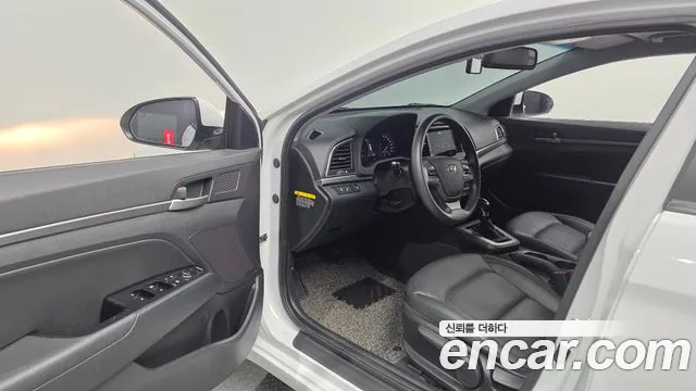 2018 Hyundai Avante Ad 1.6 Gdi Value Plus Sold VIN KMHD641DBJU682272 – front exterior