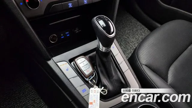 2018 Hyundai Avante Ad 1.6 Gdi Value Plus Sold VIN KMHD641DBJU693826 – front exterior