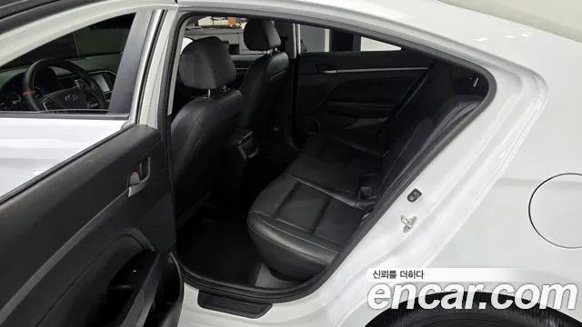 2018 Hyundai Avante AD 1.6 GDI Value Plus Sold VIN KMHD641DBJU731921 – side profile