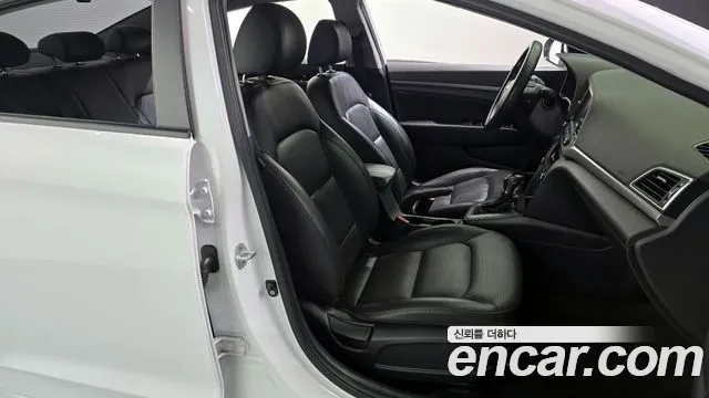 2018 Hyundai Avante AD 1.6 GDI Value Plus Sold VIN KMHD641DBJU731921 – trunk area