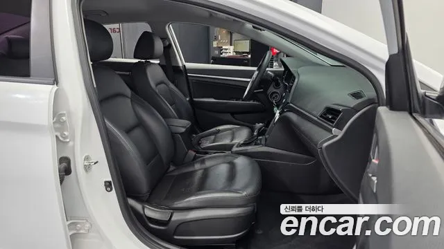 2019 Hyundai The New Avante AD 1.6 Sold VIN KMHD641EEKU829829 – photo 17 2019 Hyundai The New Avante AD 1.6 Sold VIN KMHD641EEKU829829 – photo 17