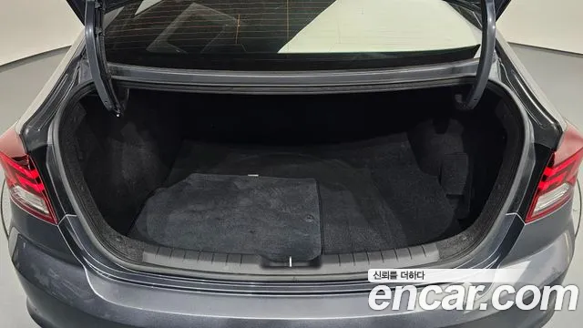 2020 Hyundai The New Avante AD 1.6 Sold VIN KMHD641EELU923467 – exterior detail 2020 Hyundai The New Avante AD 1.6 Sold VIN KMHD641EELU923467 – exterior detail