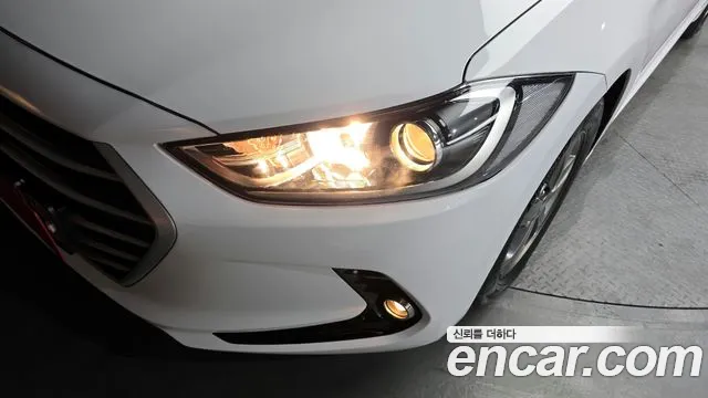2017 Hyundai Avante AD 1.6 GDI Smart Sold VIN KMHD741DBHU256791 – exterior detail