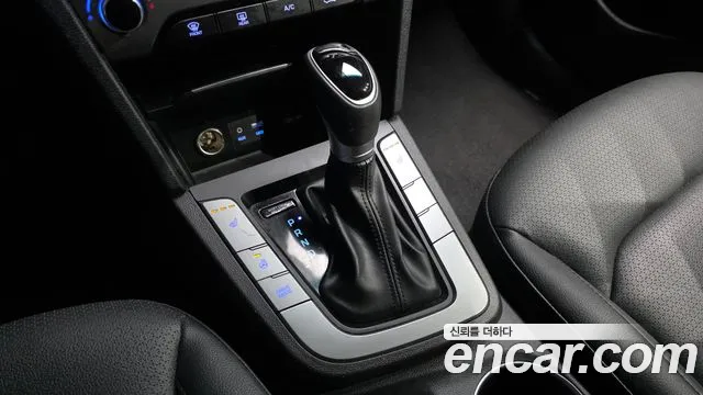 2017 Hyundai Avante AD 1.6 GDI Smart Sold VIN KMHD741DBHU359464 – engine bay