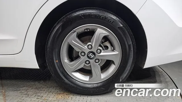 2017 Hyundai Avante AD 1.6 GDI Smart Sold VIN KMHD741DBHU381806 – engine bay