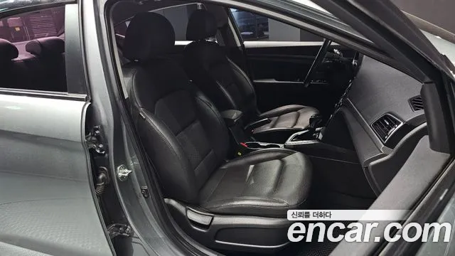 2017 Hyundai Avante AD 1.6 GDI Smart Sold VIN KMHD741DBHU409291 – photo 18