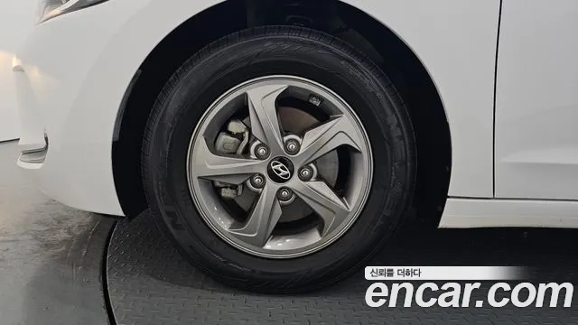 2018 Hyundai Avante AD 1.6 GDI Smart Sold VIN KMHD741DBJU515151 – engine bay