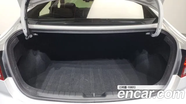 2019 Hyundai The New Avante AD 1.6 Sold VIN KMHD741EEKU843543 – dashboard