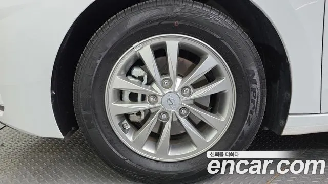 2019 Hyundai The New Avante AD 1.6 Sold VIN KMHD741EEKU848427 – trunk area