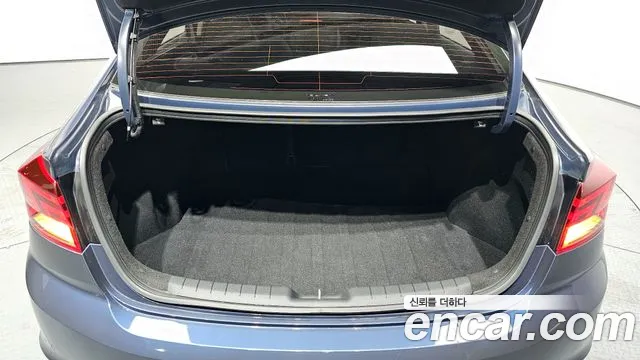2019 Hyundai The New Avante AD 1.6 Sold VIN KMHD741EEKU885811 – exterior detail