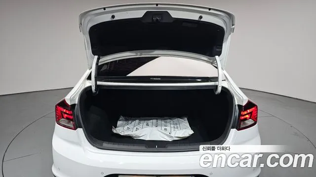 2019 Hyundai The New Avante AD 1.6 Sold VIN KMHD741EEKU918017 – exterior detail