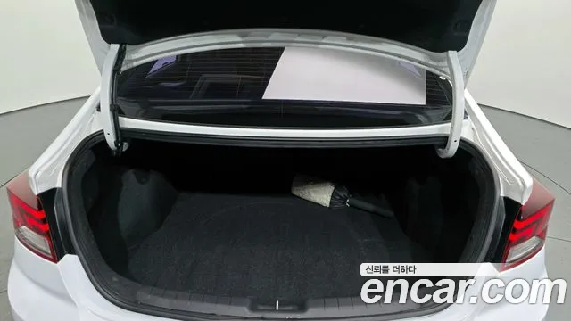 2020 Hyundai The New Avante AD 1.6 Sold VIN KMHD741EELU925874 – dashboard