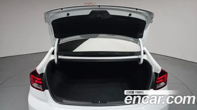 2020 Hyundai The New Avante AD 1.6 Sold VIN KMHD741EELU951022 – rear exterior 2020 Hyundai The New Avante AD 1.6 Sold VIN KMHD741EELU951022 – rear exterior