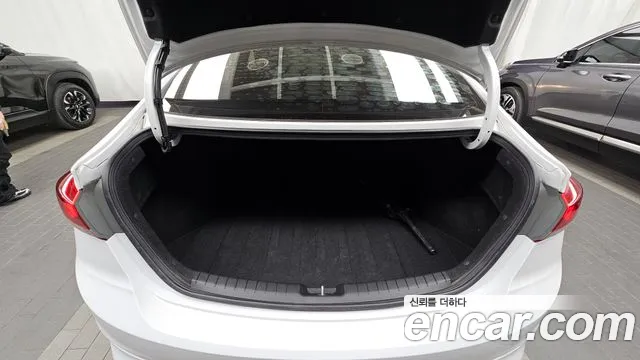 2017 Hyundai Avante AD 1.6 GDI Modern Sold VIN KMHD841DBHU381906 – side profile