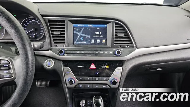 2017 Hyundai Avante AD 1.6 GDI Modern Sold VIN KMHD841DBHU381906 – photo 19