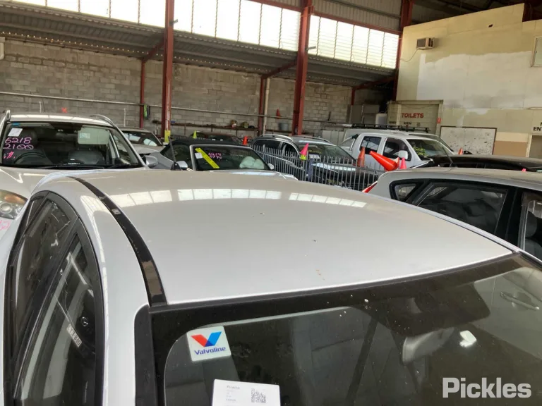 2011 Hyundai i30 Damaged VIN KMHDB51EMBU354065 – side profile