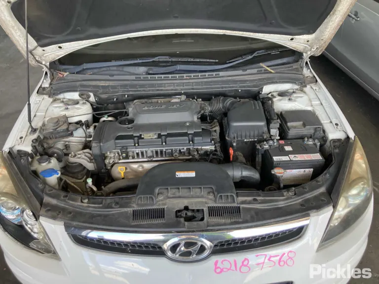 2011 Hyundai i30 Damaged VIN KMHDB51EMBU354065 – photo 19