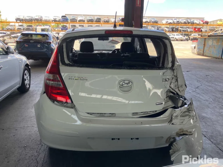 2011 Hyundai i30 Damaged VIN KMHDB51EMBU354065 – photo 26