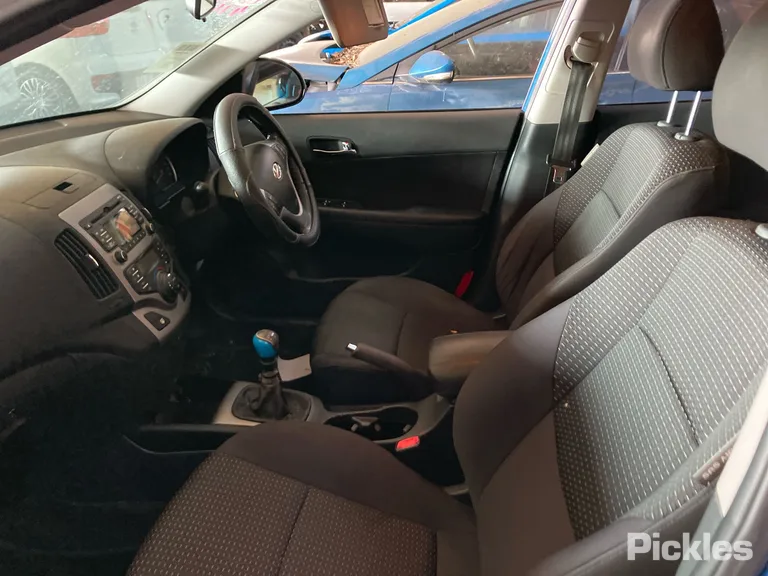 2010 Hyundai i30 Used VIN KMHDC51ELBU293038 – interior seats