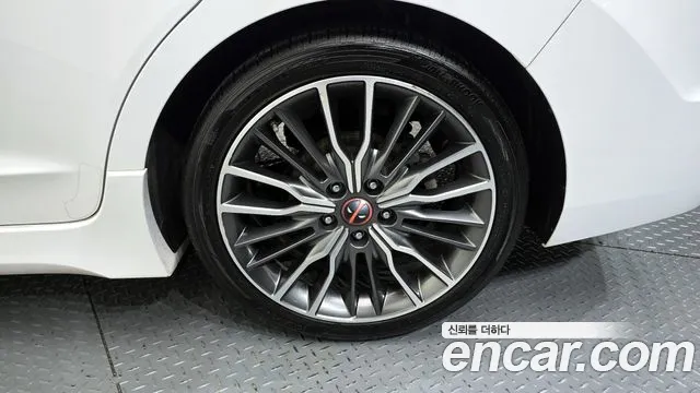 2018 Hyundai Avante Ad 1.6 Turbo Sport Sold VIN KMHDR41BGJU538589 – front exterior