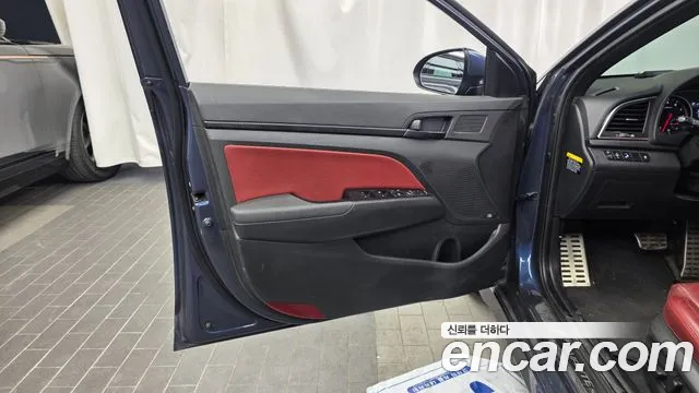 2018 Hyundai Avante AD 1.6 Turbo Sport Sold VIN KMHDR41BGJU574331 – trunk area 2018 Hyundai Avante AD 1.6 Turbo Sport Sold VIN KMHDR41BGJU574331 – trunk area
