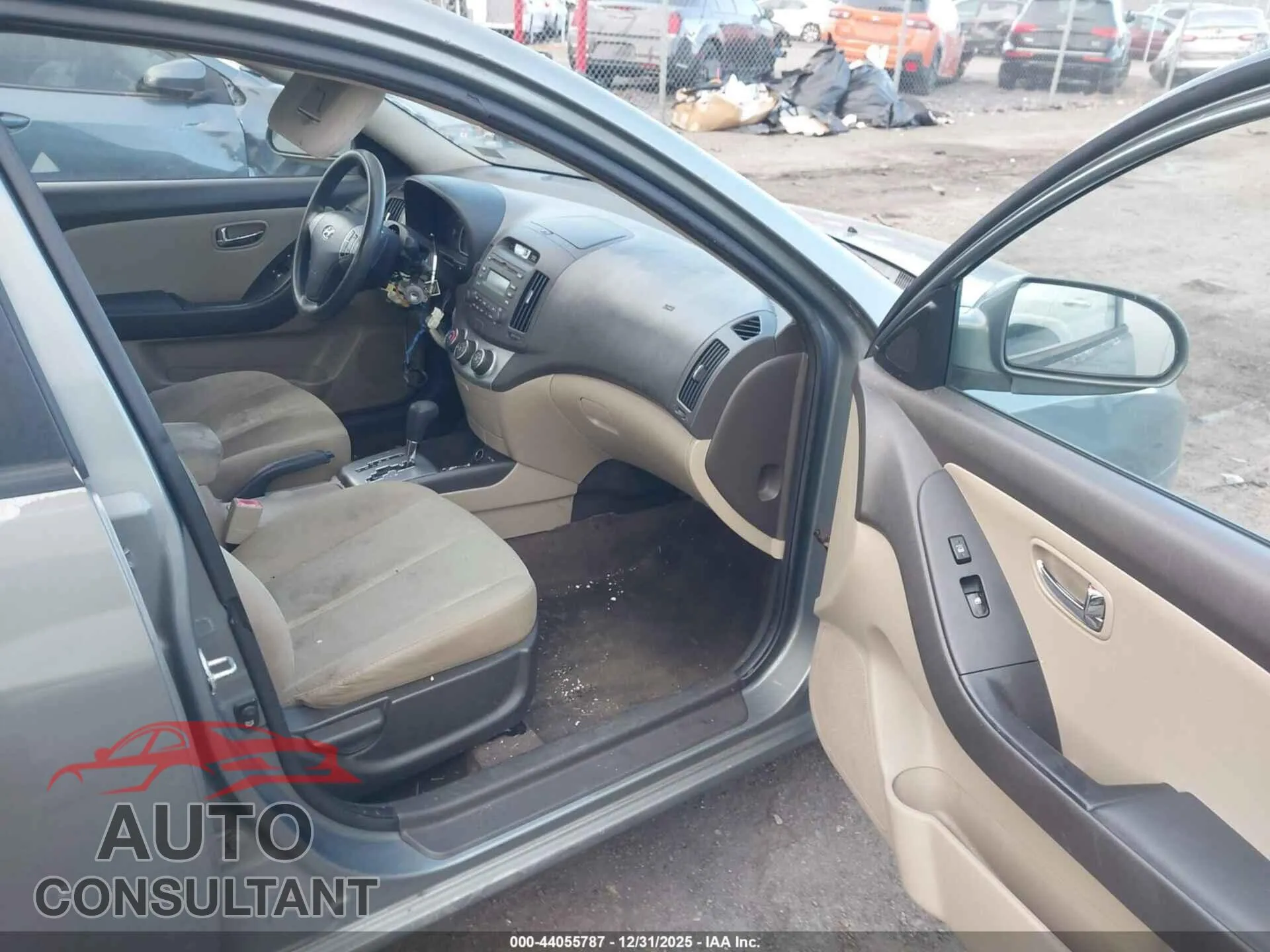 2010 HYUNDAI ELANTRA Damaged VIN KMHDU4ADXAU071565 – interior seats