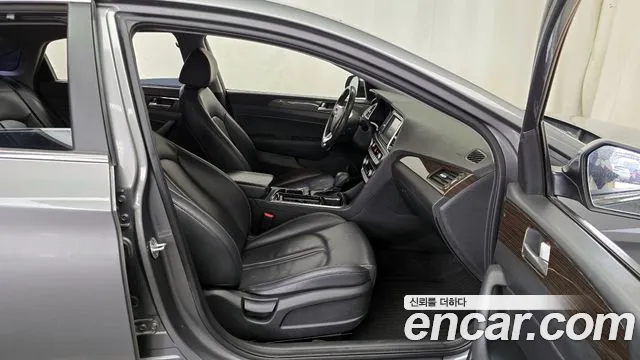 2018 Hyundai Sonata New Rise 2.0 Smart Sold VIN KMHE241CBJA351026 – exterior detail