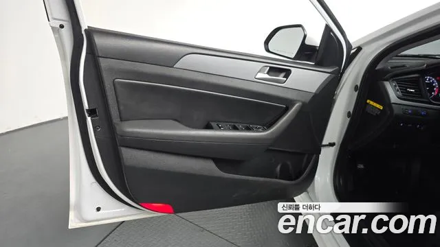 2018 Hyundai Sonata New Rise 2.0 Smart Sold VIN KMHE241CBJA367082 – trunk area 2018 Hyundai Sonata New Rise 2.0 Smart Sold VIN KMHE241CBJA367082 – trunk area