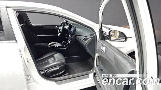 2019 Hyundai Sonata New Rise 2.0 Structure change(Gasoline) Sold VIN KMHE241CBKA514033 – trunk area