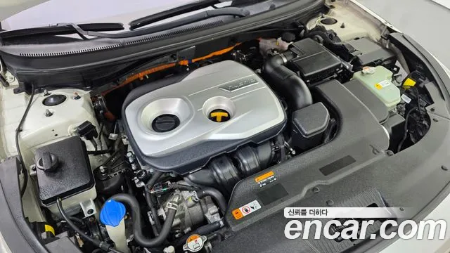 2017 Hyundai LF Sonata Hybrid 2.0 HEV Sold VIN KMHE3413BHA061121 – engine bay