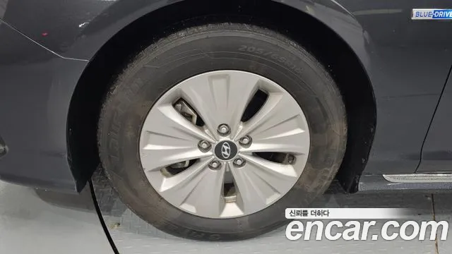 2018 Hyundai Sonata New Rise Hybrid Modern VIN KMHE3413BJA068465