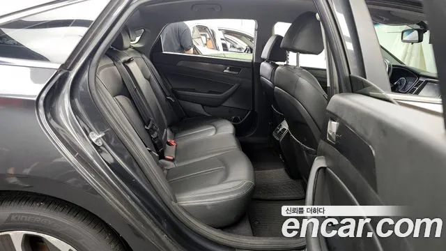 2018 Hyundai Sonata New Rise Hybrid Modern Sold VIN KMHE3413BJA070321 – front exterior 2018 Hyundai Sonata New Rise Hybrid Modern Sold VIN KMHE3413BJA070321 – front exterior