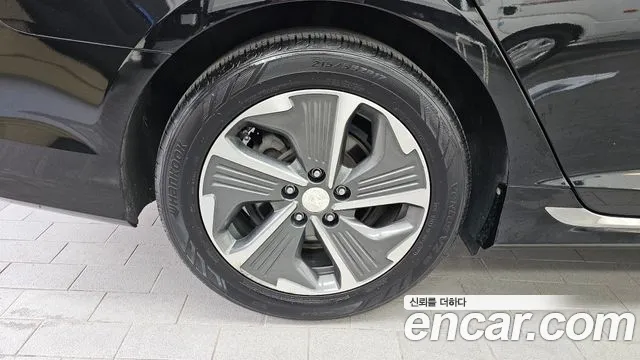 2018 Hyundai Sonata New Rise Hybrid Premium VIN KMHE3413BJA072454