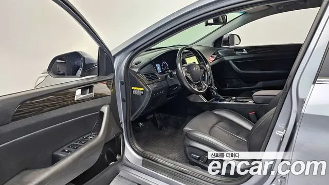2017 Hyundai LF Sonata 2.0 Smart Sold VIN KMHE341CBHA310973 – side profile