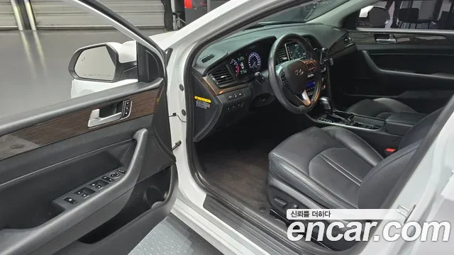 2018 Hyundai Sonata New Rise 2.0 Modern Sold VIN KMHE341CBJA406390 – interior seats 2018 Hyundai Sonata New Rise 2.0 Modern Sold VIN KMHE341CBJA406390 – interior seats