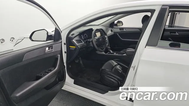 2017 Hyundai LF Sonata LPI Smart Sold VIN KMHE341DBHA320477 – rear exterior