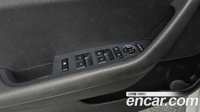 2017 Hyundai LF Sonata LPI Smart Sold VIN KMHE341DBHA320477 – trunk area