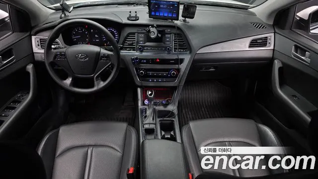 2017 Hyundai LF Sonata LPI TAXI Sold VIN KMHE341DBHA350122 – rear exterior
