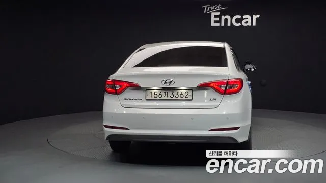2017 Hyundai LF Sonata LPI TAXI Sold VIN KMHE341DBHA350122 – exterior detail