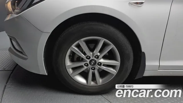 2017 Hyundai LF Sonata LPI TAXI Sold VIN KMHE341DBHA350122 – trunk area