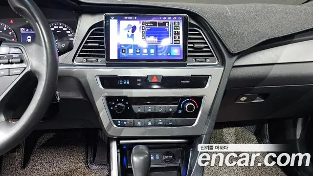 2017 Hyundai LF Sonata LPI TAXI Sold VIN KMHE341DBHA364535 – interior seats