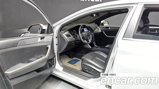 2017 Hyundai LF Sonata LPI TAXI Sold VIN KMHE341DBHA364535 – engine bay