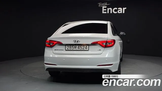 2018 Hyundai LF Sonata LPI TAXI Sold VIN KMHE341DBJA434887 – trunk area