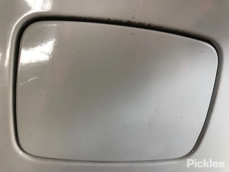 2010 Hyundai i45 Used VIN KMHEC41DMBA198292 – trunk area 2010 Hyundai i45 Used VIN KMHEC41DMBA198292 – trunk area