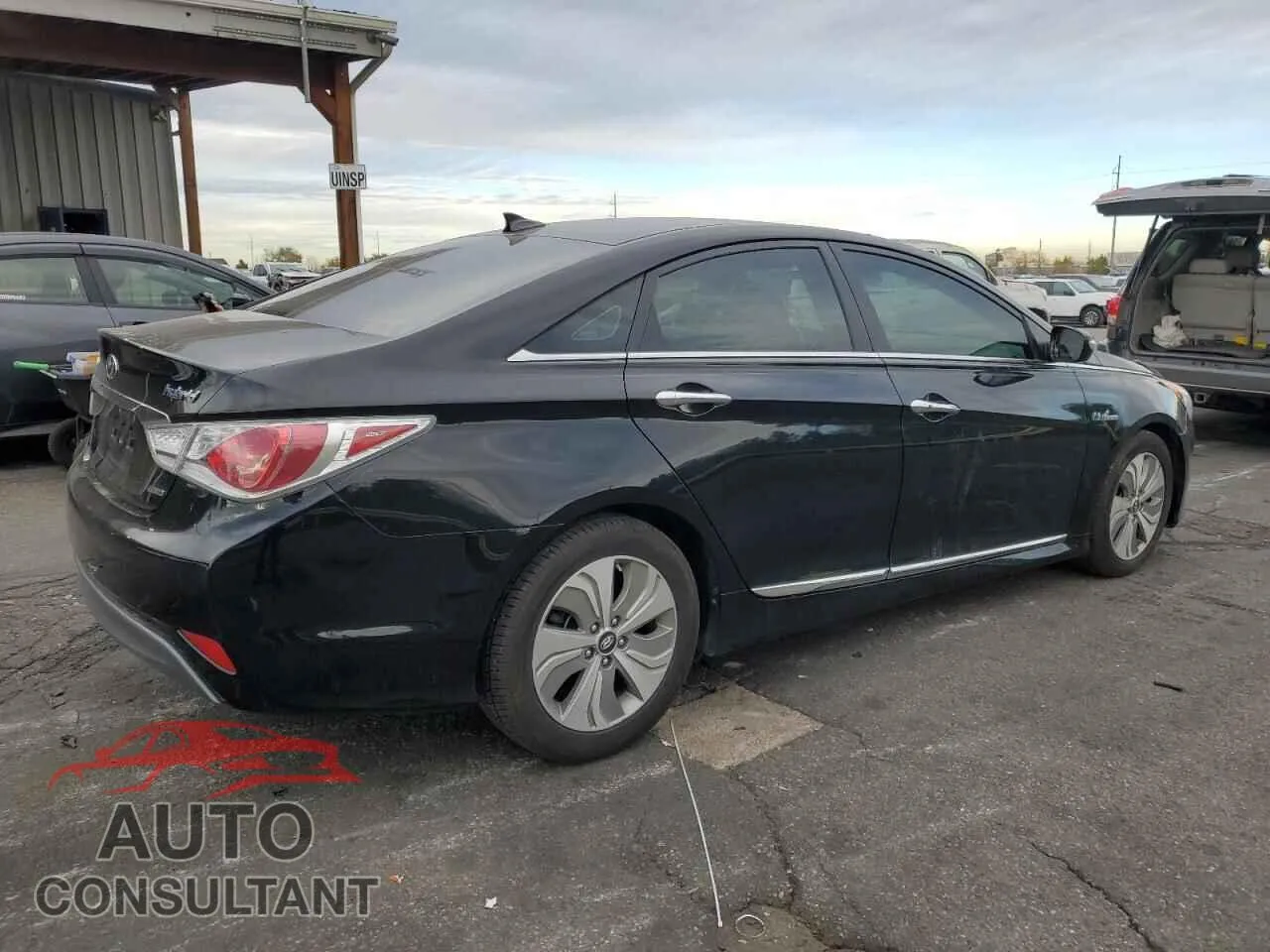 2013 HYUNDAI SONATA Damaged VIN KMHEC4A43DA083294 – side profile