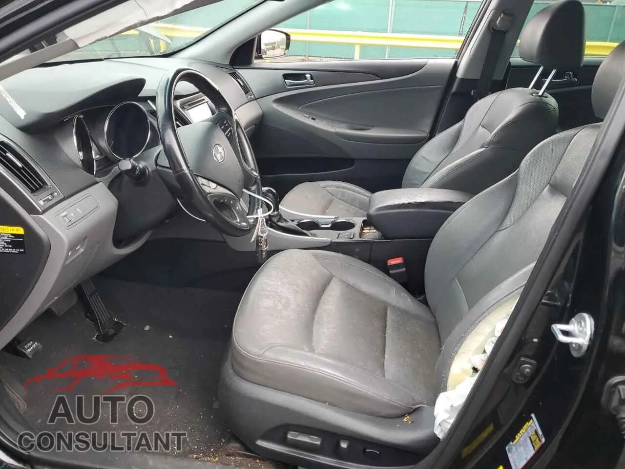 2013 HYUNDAI SONATA Damaged VIN KMHEC4A43DA083294 – exterior detail