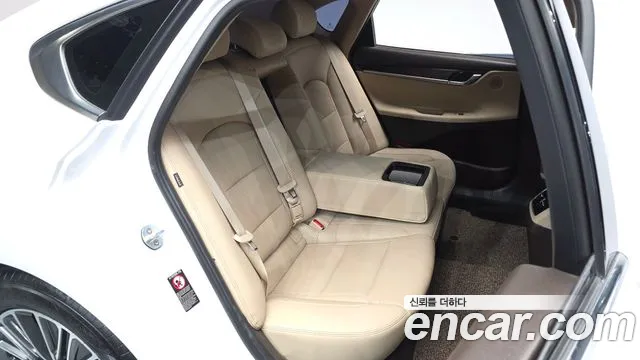 2018 Hyundai Grandeur IG Hybrid Premium Sold VIN KMHF1413BJA014883 – exterior detail